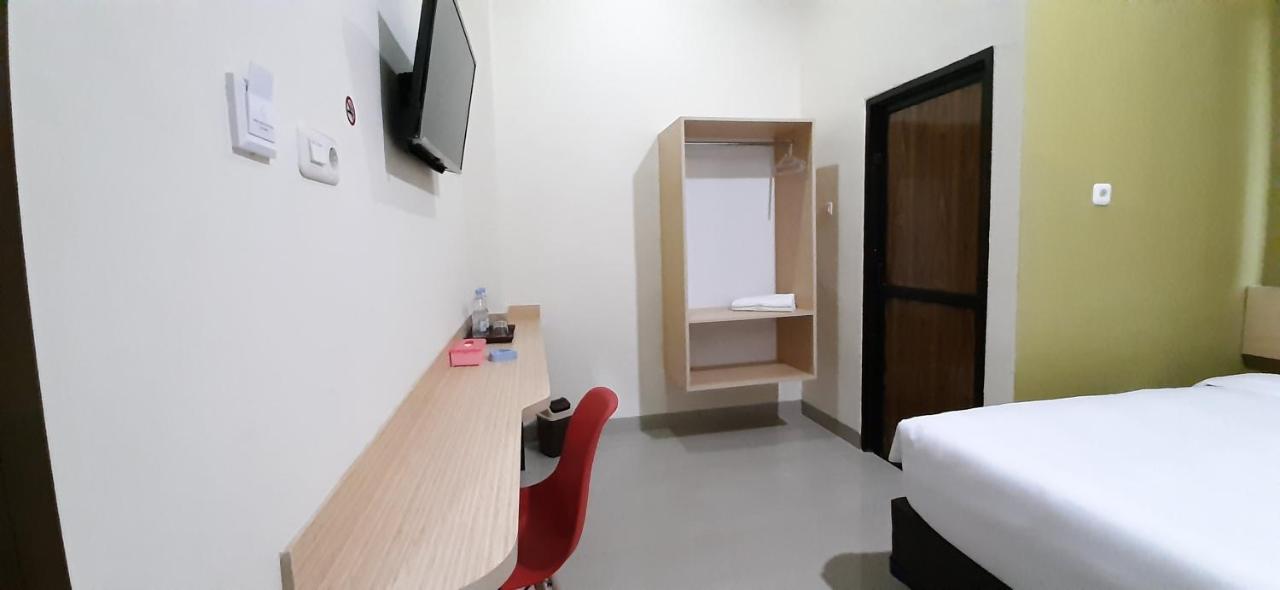 Hotel Sriwijaya 99 Palembang Bagian luar foto