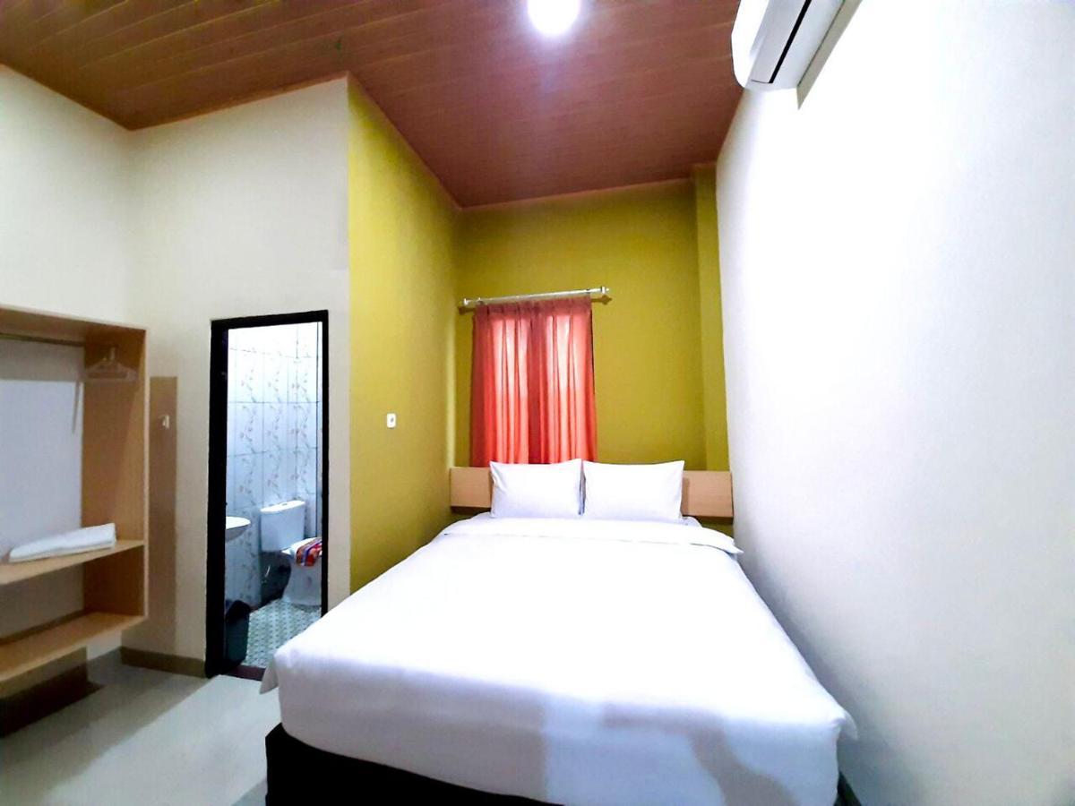 Hotel Sriwijaya 99 Palembang Bagian luar foto