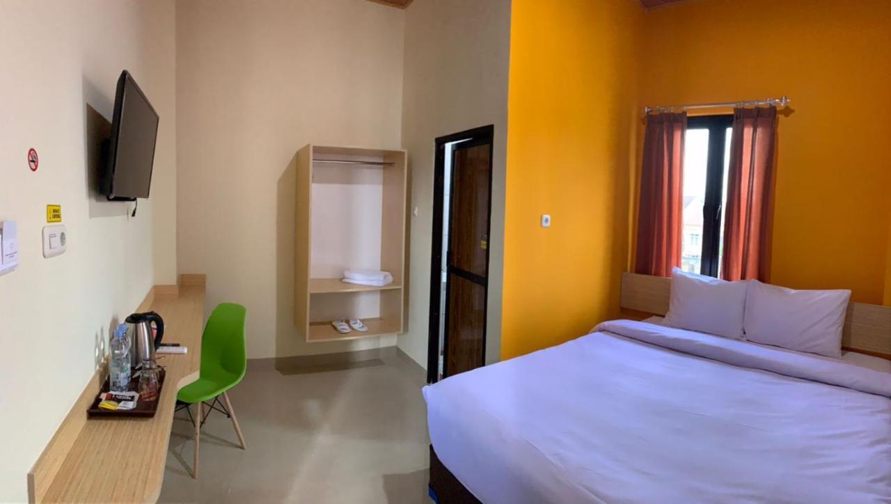 Hotel Sriwijaya 99 Palembang Bagian luar foto